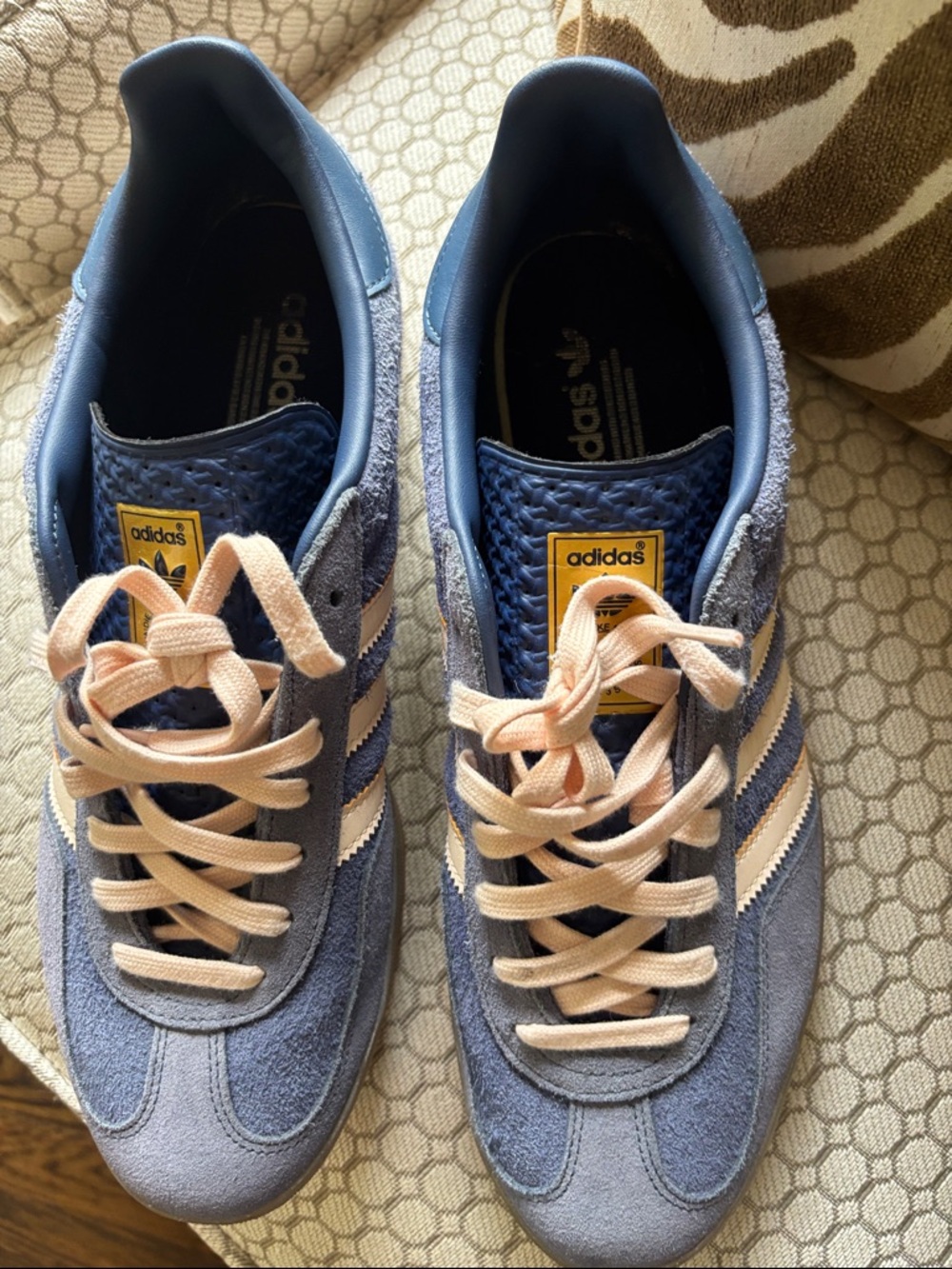 Adidas Men’s Gazelle Blue Suede Sneakers with Cream Accents - Picture 4 of 5